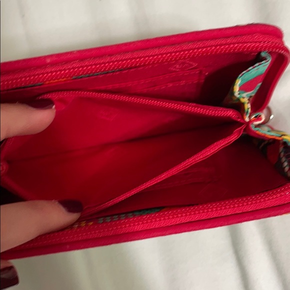 Vera Bradley 6.5inch wallet - Picture 4 of 4